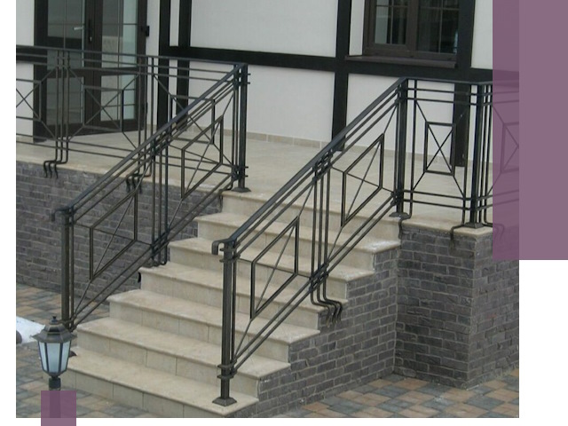 Перила для крыльца в Сарове — монтаж, изготовление и установка