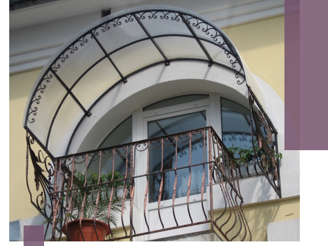 Козырьки над балконом в Сарове — изготовление и монтаж