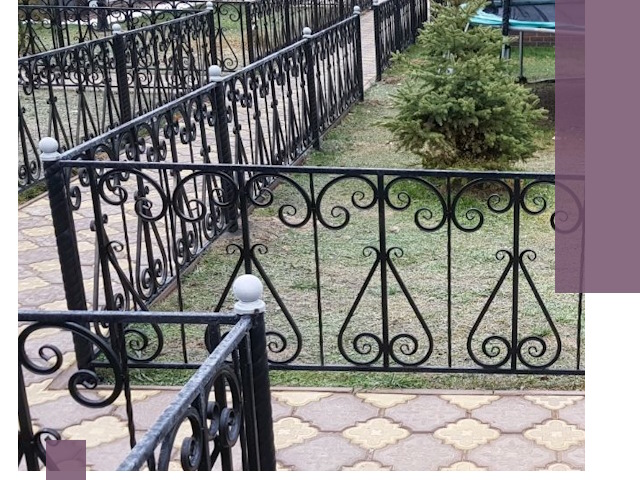 Кованые газонные ограждения под ключ в Сарове